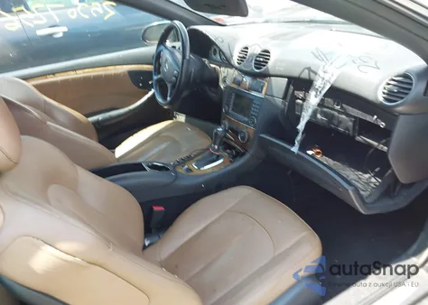 2008 Mercedes-Benz Clk 550 z USA, uszkodzony, nr VIN WDBTK72F78T099782